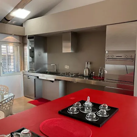 Residenza La Beccata مزرعة للإقامة بينيرولو