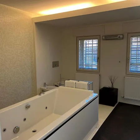 مزرعة للإقامة Residenza La Beccata